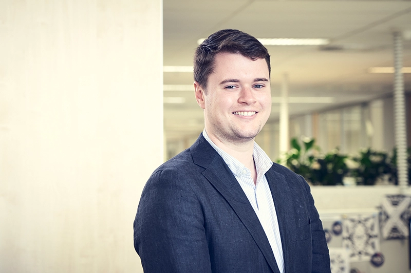 Liam Currie, Associate