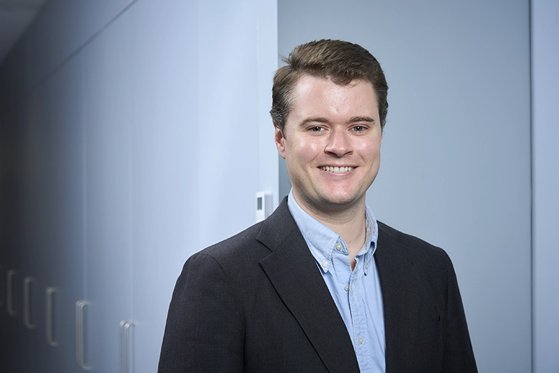 Liam Currie, Associate