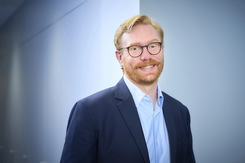 Lachlan Glass, Associate